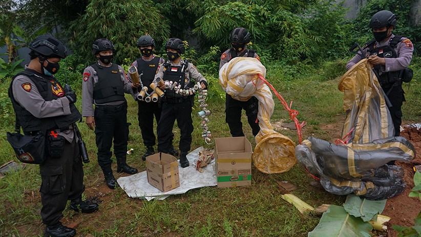 Diterbangkan Liar, Puluhan Balon Udara Diamankan Aparat Polres Pekalongan Kota - Bagian 1