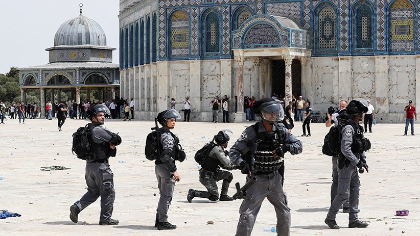 Tentara Israel Tembaki Warga Palestina dengan Granat Kejut di Masjid Al-Aqsa - Bagian 3