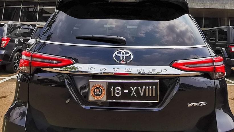 Penampakan Pelat Nomor Khusus Kendaraan Anggota DPR - Bagian 1