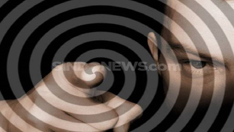 Sasar Pusat Perbelanjaan saat Ramadan, Komplotan Hipnotis di Makassar Preteli Perhiasan Korban