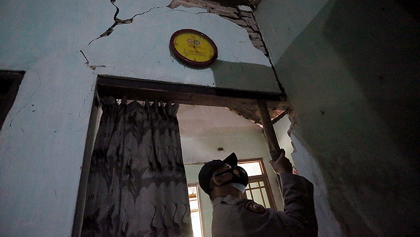 Dampak Gempa Blitar, Ratusan Bangunan Rumah Rusak - Bagian 1