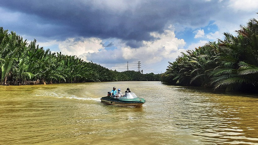 Menyusuri Sungai Tello Makassar dengan Perahu Bukit Baruga - Bagian 1