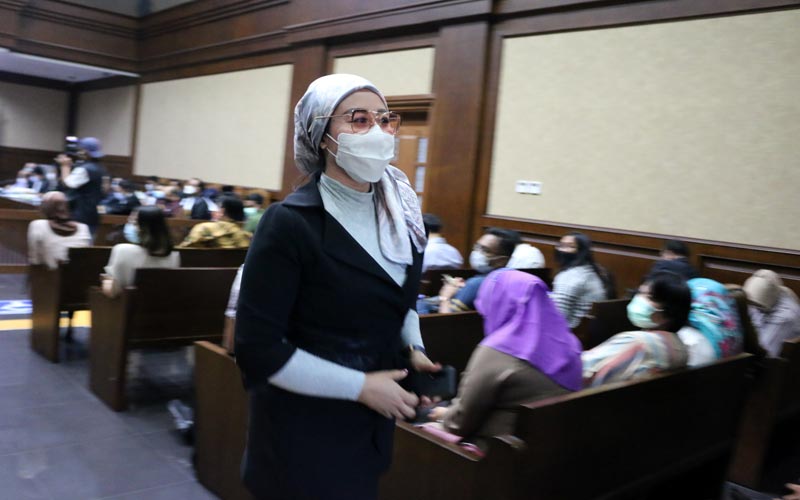  Dihadiri Istri Tercinta, Edhy Prabowo Jalani Sidang Lanjutan Kasus Suap Ekspor Benih Lobster  - Bagian 6