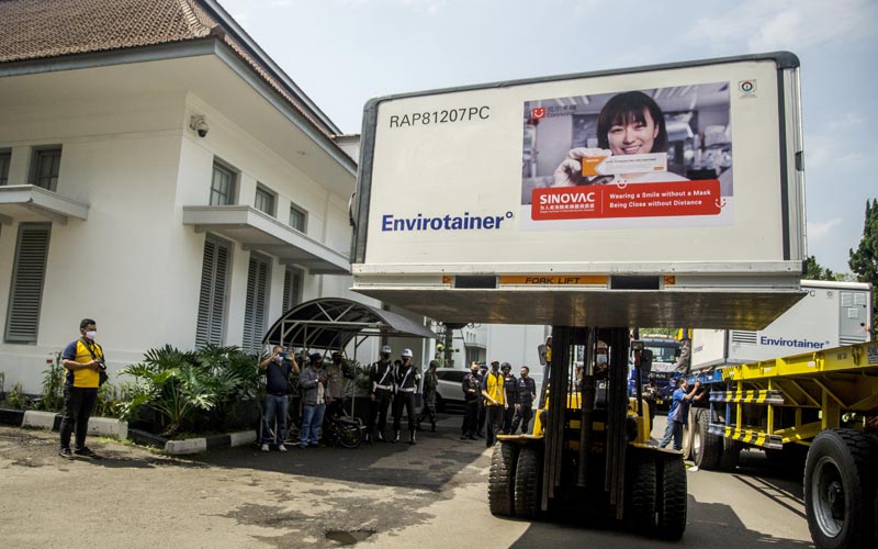 8 Juta Dosis Vaksin Covid-19 Tiba di Bio Farma Bandung - Bagian 3