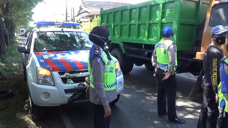 Perempuan Pengendara Motor di Maros Tewas usai Tabrak Truk