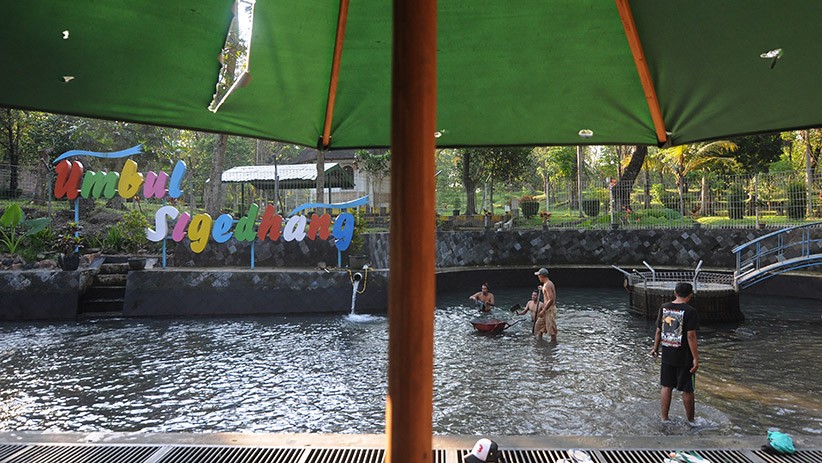 Tempat Wisata Air Ditutup, Kolam Umbul Sigedhang Dibersihkan Pengelola - Bagian 2