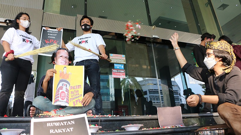 Usir Energi Jahat, Pegiat Antikorupsi Ruwatan di Gedung KPK - Bagian 3