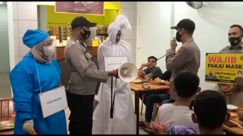 Operasi Yustisi, Aparat di Pidie Jaya Bawa Pocong dan Ambulans
