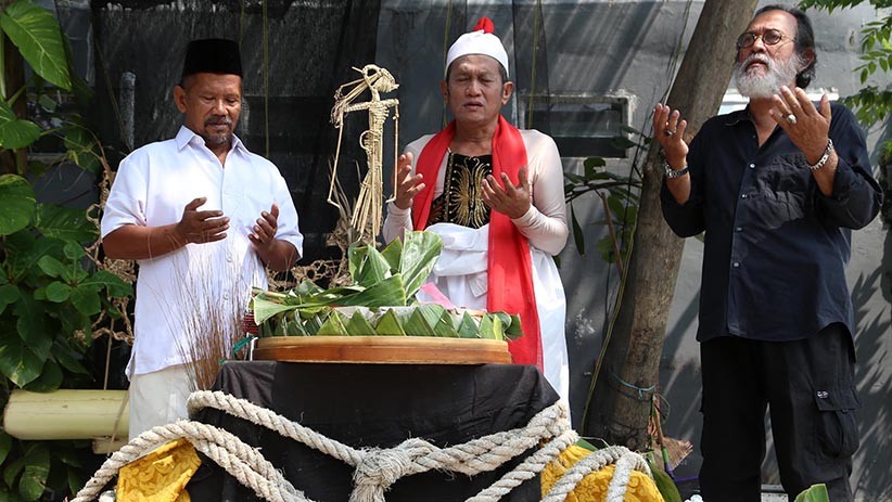 HUT Kota Surabaya, Seniman Meimura Tampilkan Pertunjukan Wayang Suket - Bagian 3