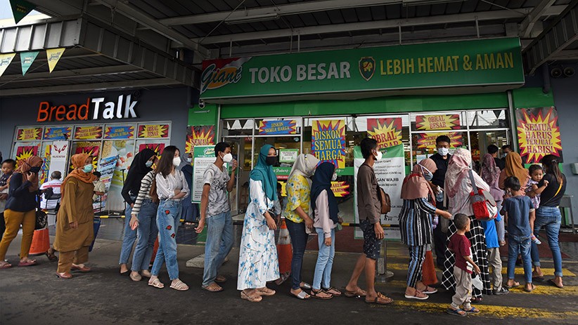 Giant Supermarket Diserbu Warga Sempu Jelang Tutup Total - Bagian 1