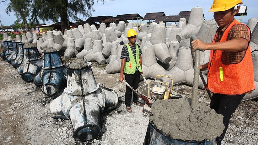 Begini Cara Membuat Batu Pemecah Ombak Jenis Tetrapod - Bagian 1