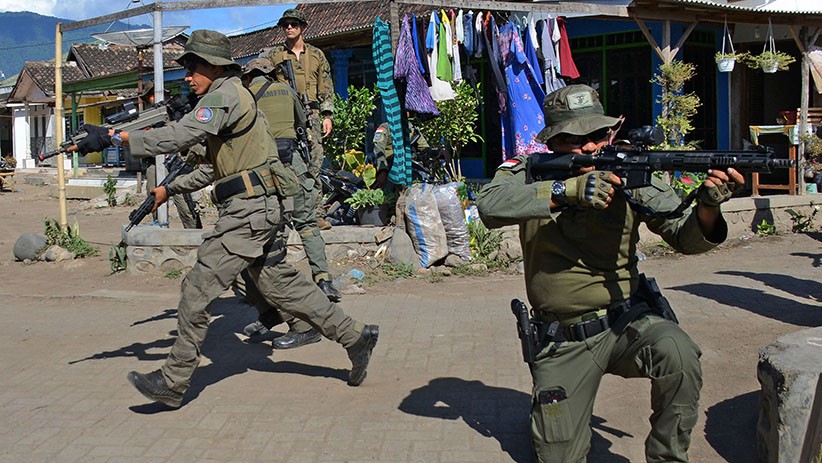 Marinir TNI AL dan Tentara AS Serbu Perkampungan Musuh di Situbondo - Bagian 3