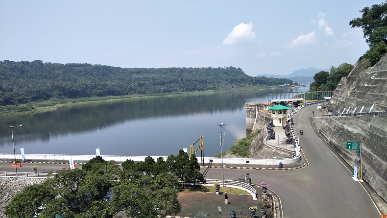 Diduga Ada Masalah Keluarga, Pria Ini Nekat Terjun ke Waduk Cirata KBB