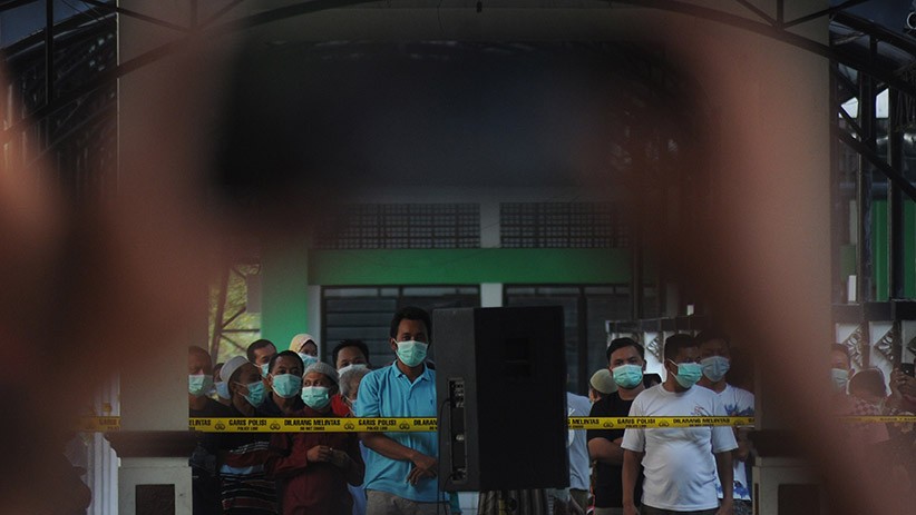 Berikan Semangat, Ganjar Pranowo Menyapa Pasien OTG dari Kejauhan - Bagian 2