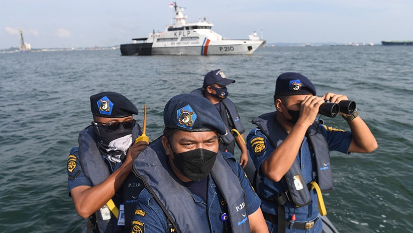 KPLP Patroli di Perbatasan Kepulauan Riau dan Singapura - Bagian 1
