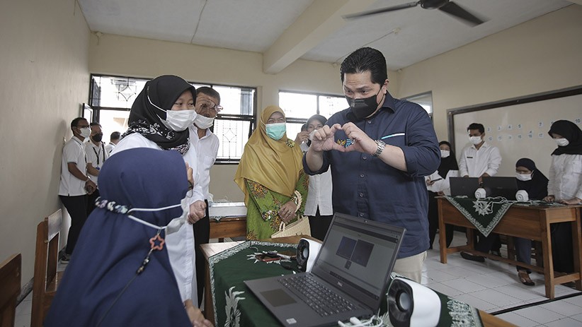 Bertemu Murid SLB, Erick Thohir Beri Bantuan Peralatan Digital untuk Belajar - Bagian 1