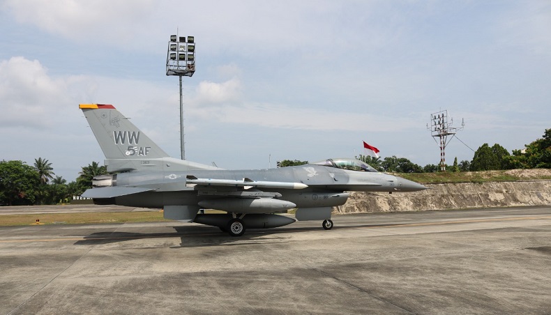  Enam Jet Tempur Amerika Serikat Mendarat di Pekanbaru, Ini Sebabnya