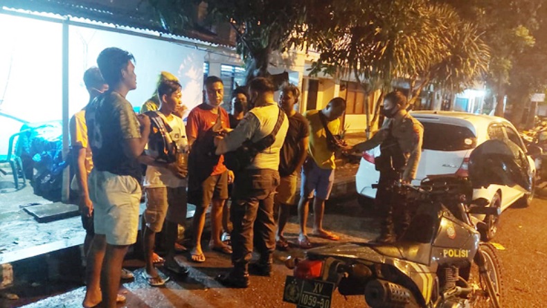 Polres Bitung Razia Miras dan Bubarkan Kerumunan yang Melanggar Prokes 