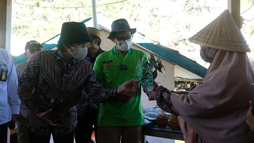 Sandiaga Uno Ditemani Atta Halilintar Kunjungi Geo Park Rammang-Rammang - Bagian 1