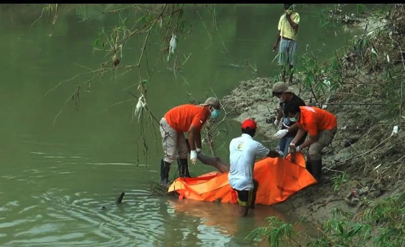Grobogan Gempar, Mayat Tanpa Busana Ditemukan Mengapung di Sungai Lusi