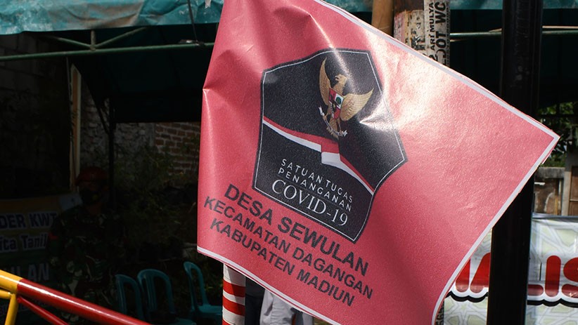 Bendera Zona Merah Dipasang di Desa Sewulan Madiun - Bagian 2