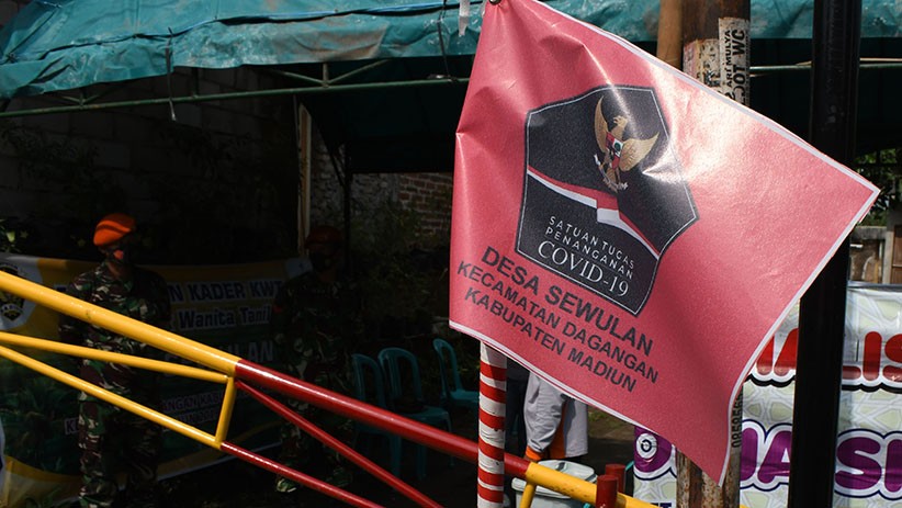 Bendera Zona Merah Dipasang di Desa Sewulan Madiun - Bagian 1