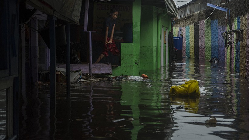 Hujan Deras, Puluhan Rumah Kawasan Kacapiring Bandung Banjir hingga 2 Meter - Bagian 4