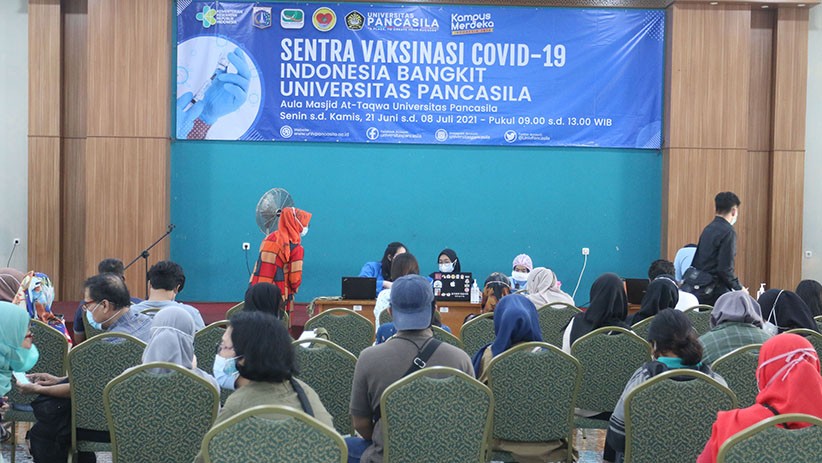 Mahasiswa Universitas Pancasila Disuntik Vaksin Covid-19 Sinovac - Bagian 4