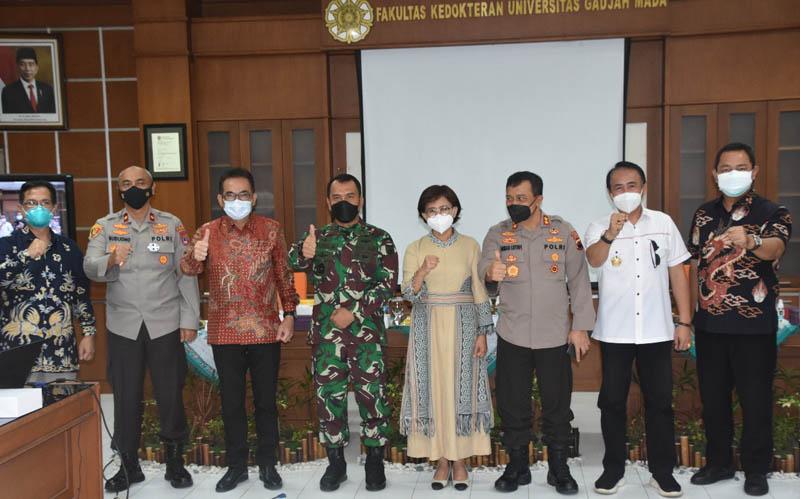Pangdam dan Kapolda Kunjungi FK UGM Bahas Percepatan Penanganan Covid-19 di Jateng