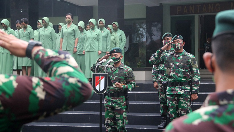 Suasana Haru Iringi Peralihan Tongkat Komando Danyonif Raider 400/BR - Bagian 5