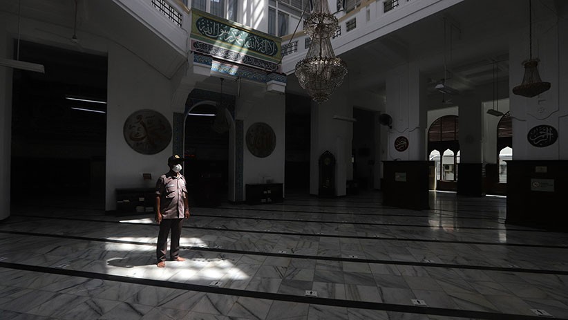 Zona Merah, DKI Jakarta Tiadakan Sholat Jumat - Bagian 2