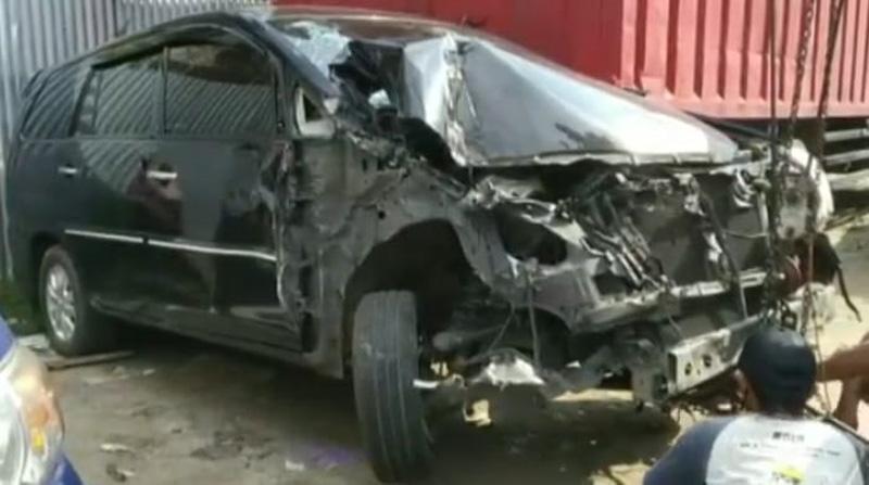 Mobil Staf Ahli Bupati Cilacap Tabrak Truk di Banyumas, Sopir dan Penumpang Luka