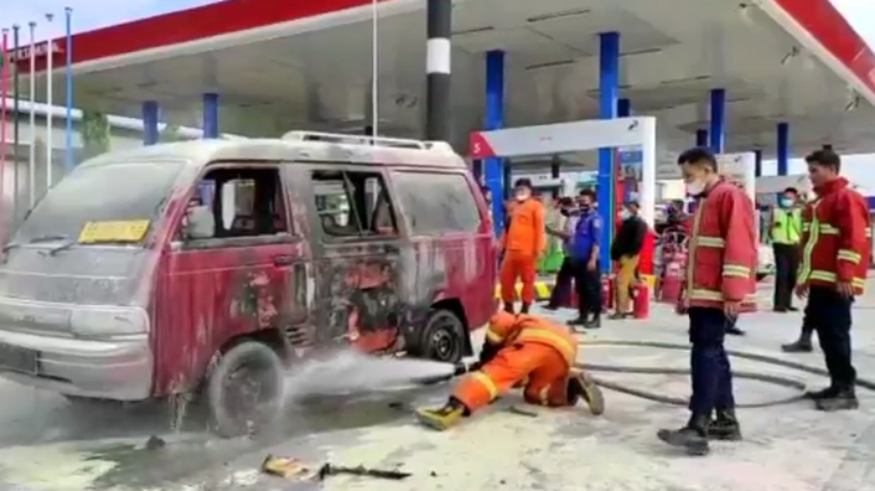 Mobil Terbakar di SPBU Bandarlampung, Diduga Timbun BBM