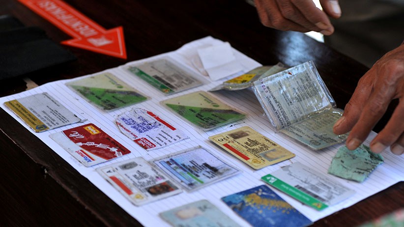 Barang-Barang KMP Yunicee Ditemukan, Ada Kartu Identitas hingga Onderdil Mobil - Bagian 3