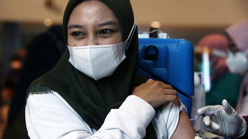 Sehari Dibuka, Kuota 10.000 Vaksin di Poltekkes Kemenkes Surabaya Habis - Bagian 2