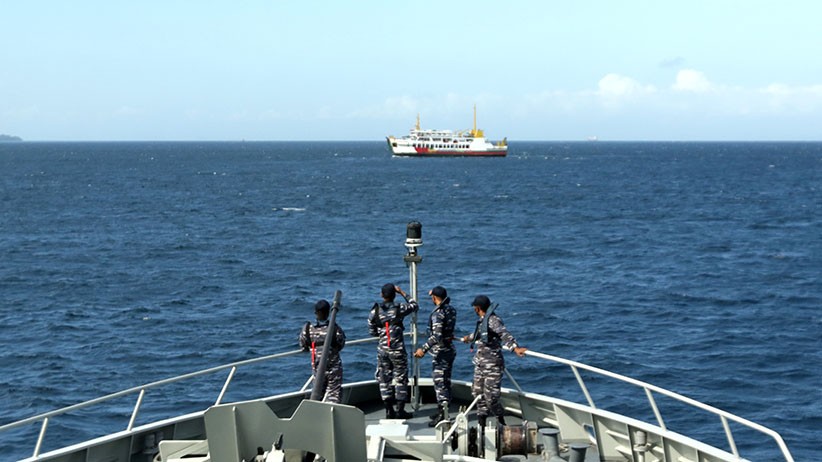 TNI AL Kerahkan 3 KRI Cari 11 Korban KMP Yunicee Tenggelam - Bagian 1