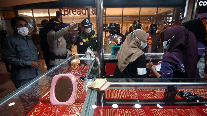 Nekat Beroperasi, 4 Mal di Kota Tegal Ditutup Paksa - Bagian 2