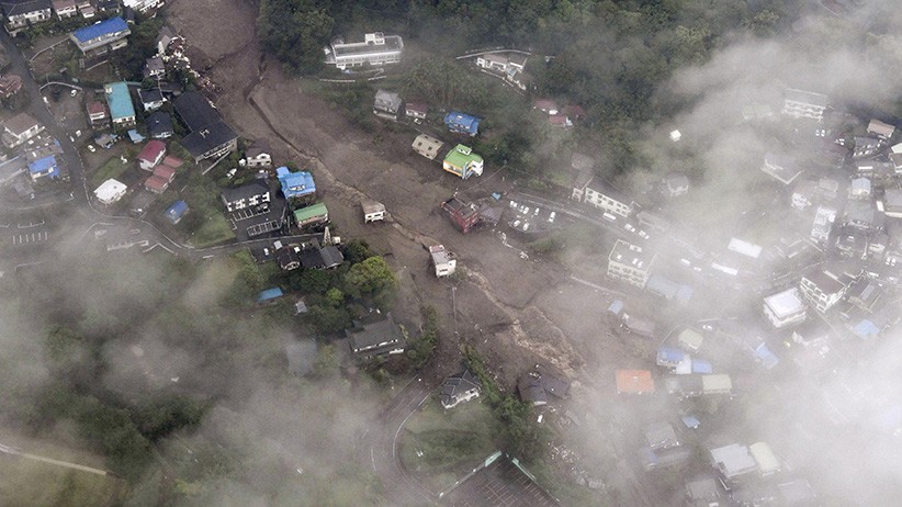 Tanah Longsor Terjang Jepang Hancurkan Permukiman, 20 Orang Hilang - Bagian 3