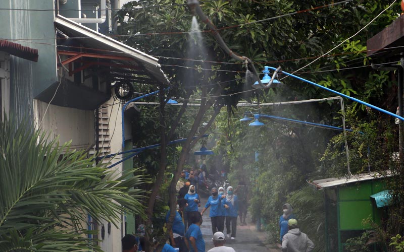 Kreatif, Warga Kranggan Surabaya Pasang Semprotan Disinfektan Otomatis Sepanjang 220 Meter - Bagian 2