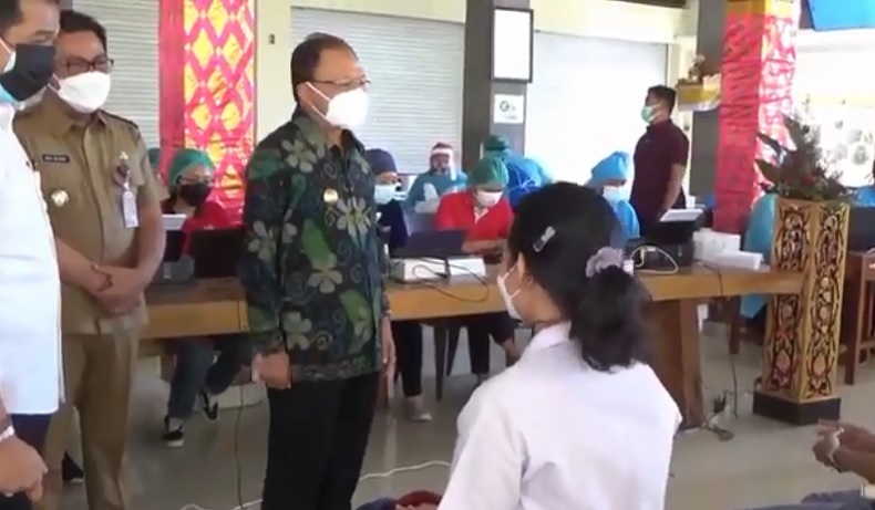 Bali Targetkan Tiap Sekolah Tuntaskan Vaksinasi dalam 2 Hari