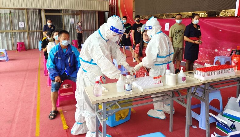  Kasus Covid Melonjak, China Pecat 20 Pejabat