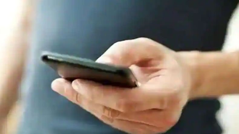 Keterlaluan, Demi Konten Influencer Ini Menari dengan Perempuan di Masjid