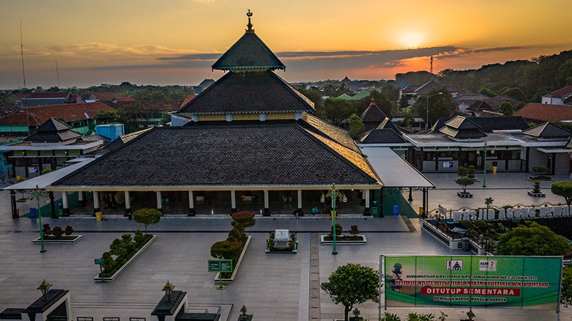 Penampakan dari Udara Kompleks Masjid Agung Demak Ditutup - Bagian 1