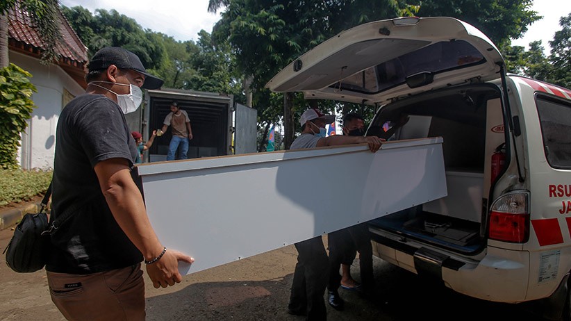 Melihat Tumpukan Peti Jenazah Khusus Covid untuk Rumah Sakit Seluruh Jakarta - Bagian 4