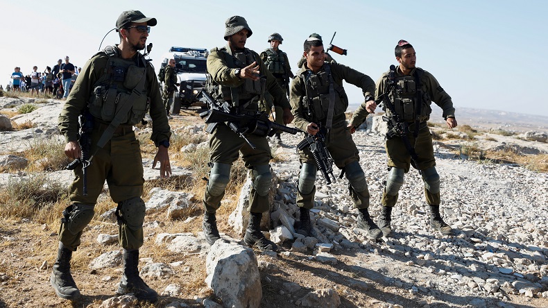 Tentara  Israel Serang Penjara Palestina