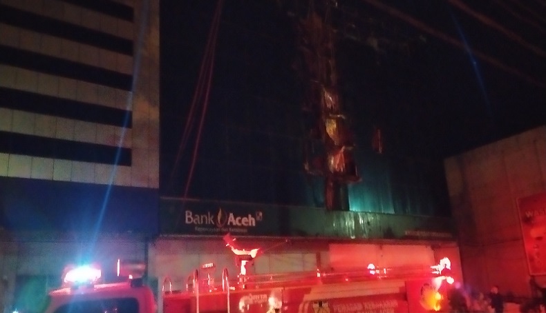 Gedung Pusat Operasional Bank Aceh Syariah Terbakar, Api Padam Dalam 15 Menit