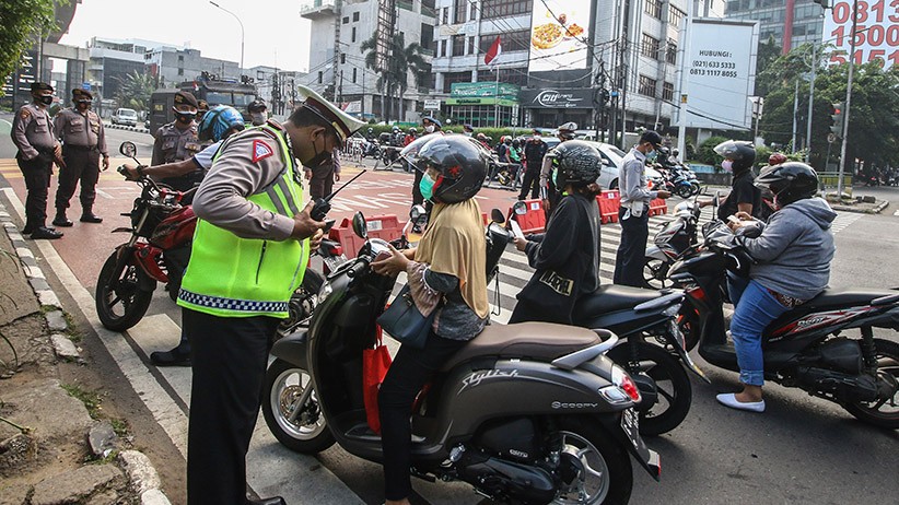 Polda Metro Jaya Tambah 2 Titik Penyekatan di Jakarta - Bagian 1