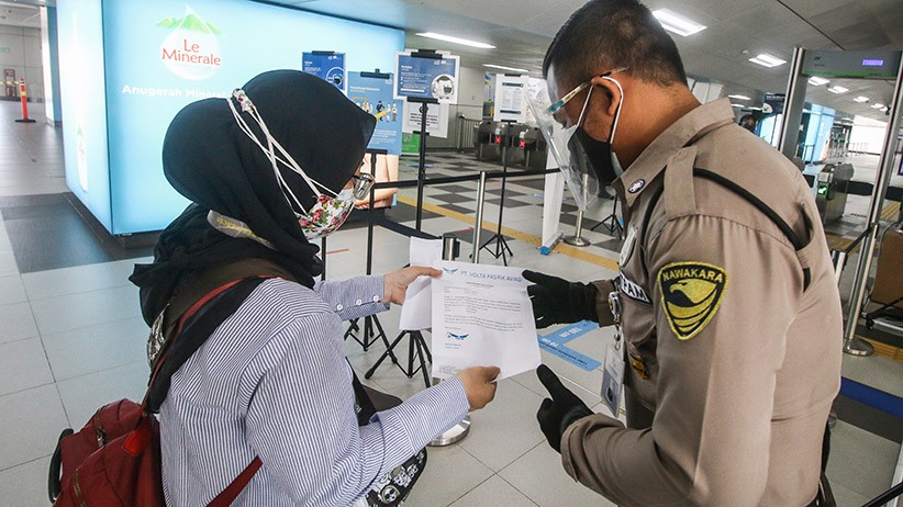 Naik MRT Jakarta, Pekerja Wajib Bawa STRP - Bagian 1