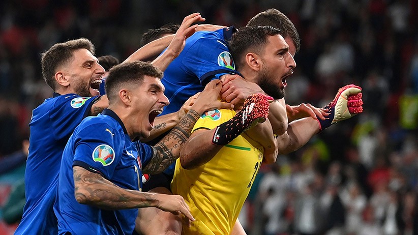 Foto-Foto Italia Juara Euro 2020 usai Menang Adu Penalti - Bagian 3