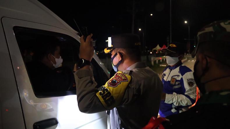 Penyekatan di Exit Tol Gandulan, Satgas Covid-19 Pemalang Putar Balik Puluhan Kendaraan 